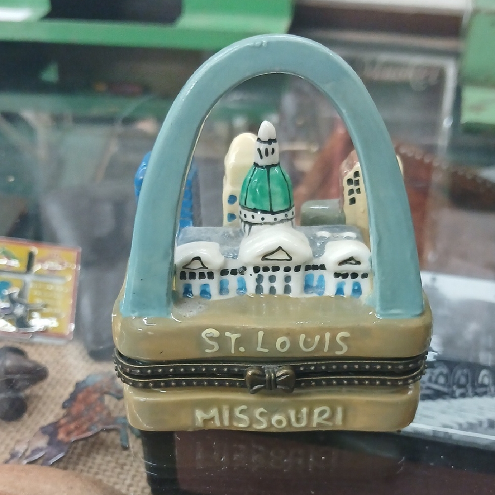 Source Unknown St. Louis Missouri Keepsake Box - Blue and Green